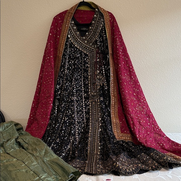 Three Piece Angrakha Style Long Pakistani Dress. New - Picture 4 of 12